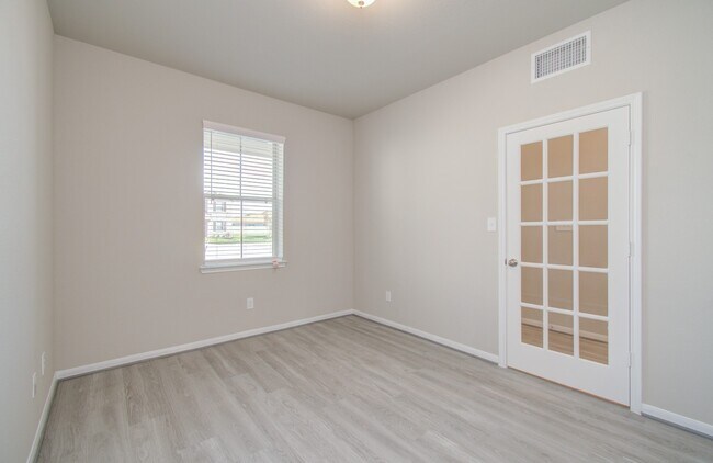 Building Photo - 8411 Beacon Bay Cir