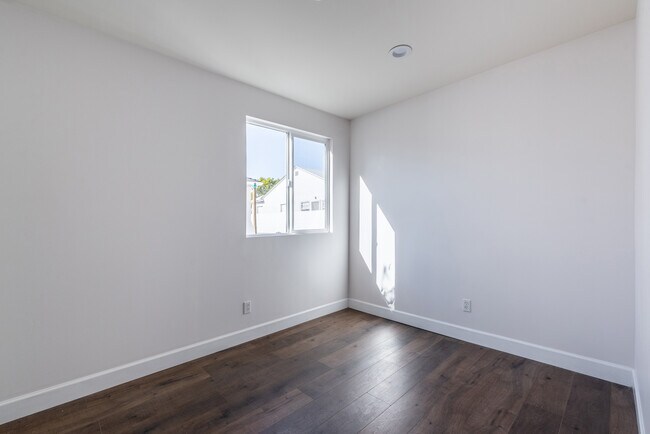 Building Photo - 7058 Willis Ave