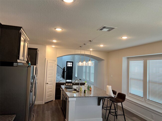 Building Photo - 23723 Pullin Market Dr