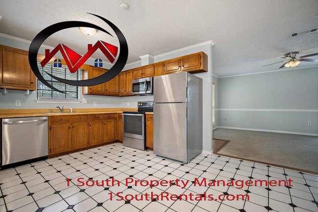 Building Photo - 964 McNeil Ave