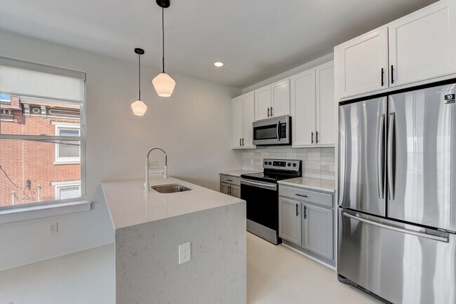 Interior Photo - Fairman's Garret - The King