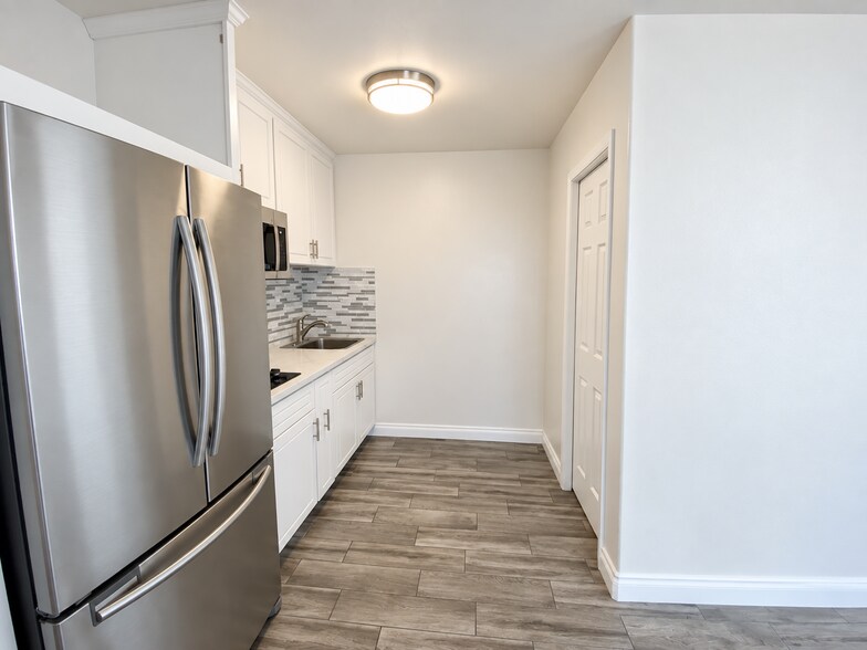 Building Photo - 3722 Bancroft Dr