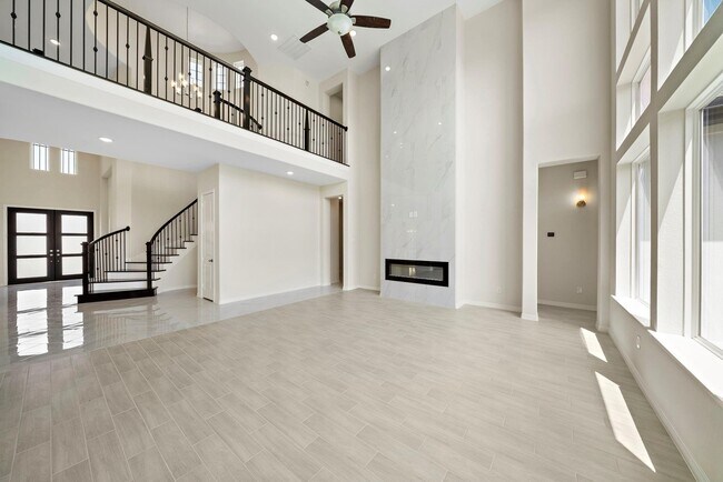 Building Photo - 9806 Oakwood Trl