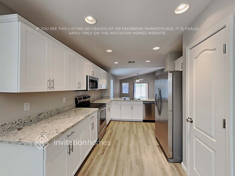 Building Photo - 1766 W Desert Hills Dr