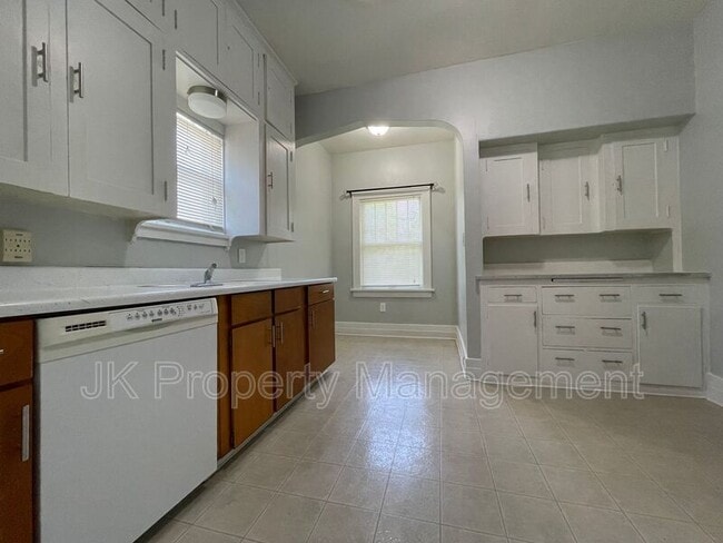 Building Photo - 305 25th St N