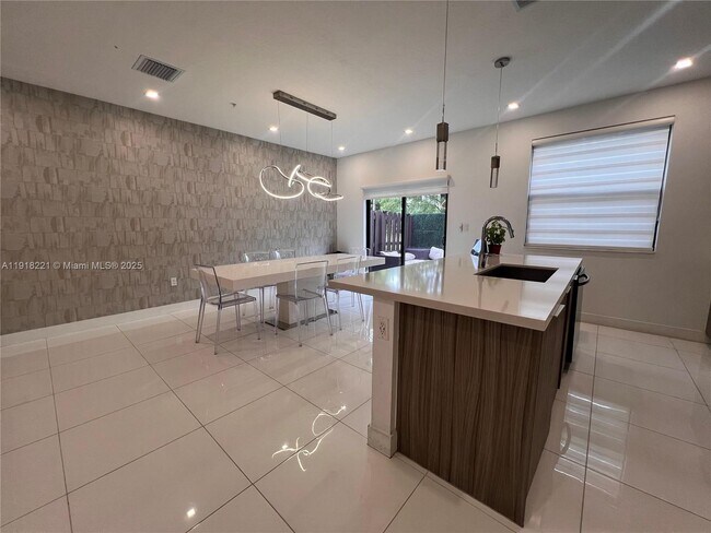 Building Photo - 10431 NW 82nd St