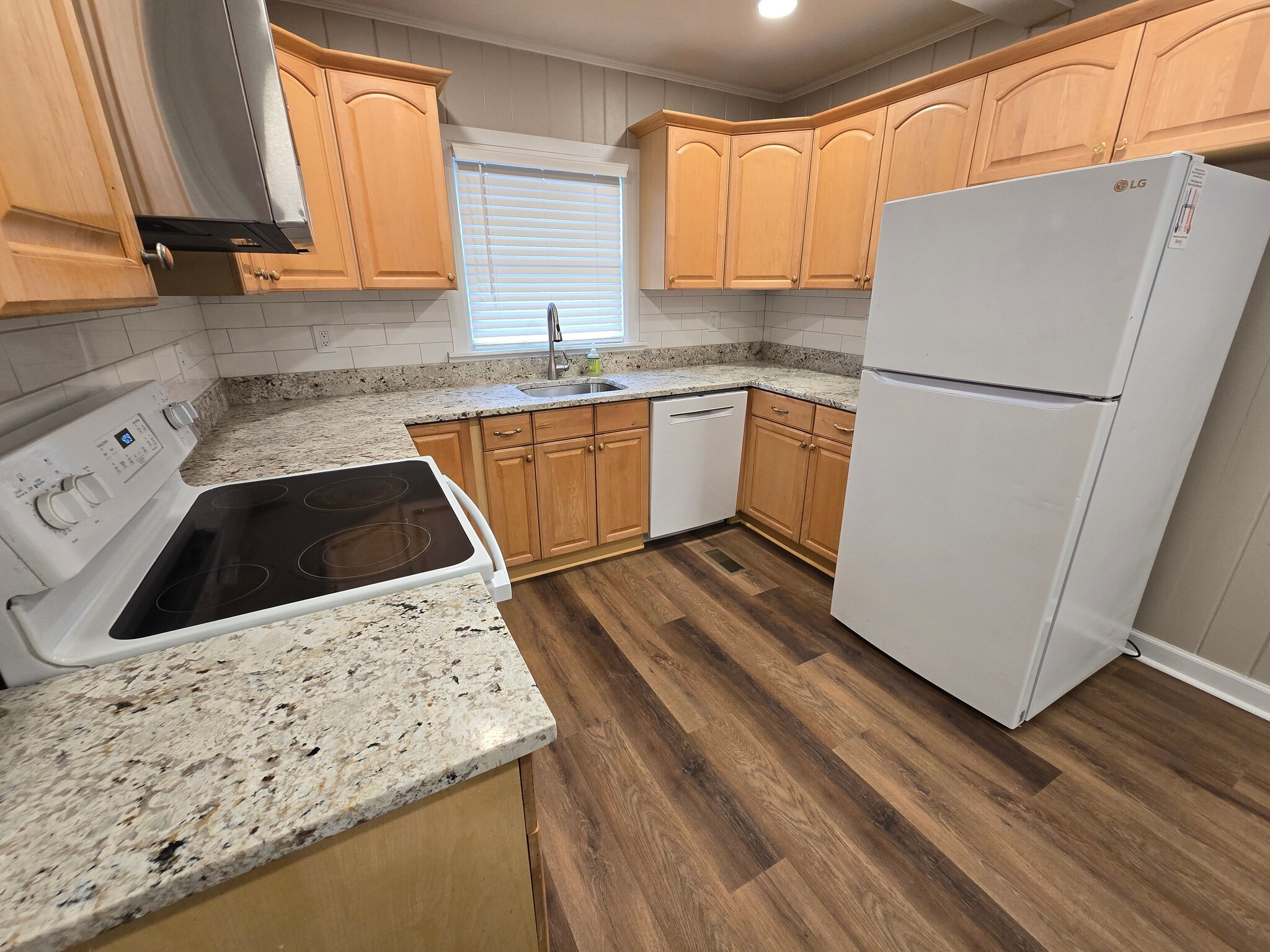 Building Photo - Room in Single Family Home on Lucky Ct