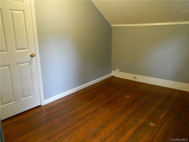 Building Photo - 34 Kings Hwy