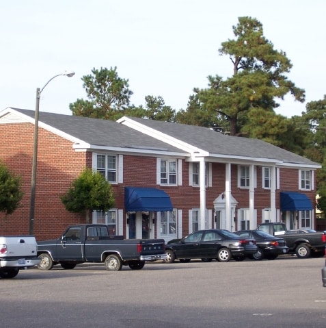 Primary Photo - Kensington Court Apartments