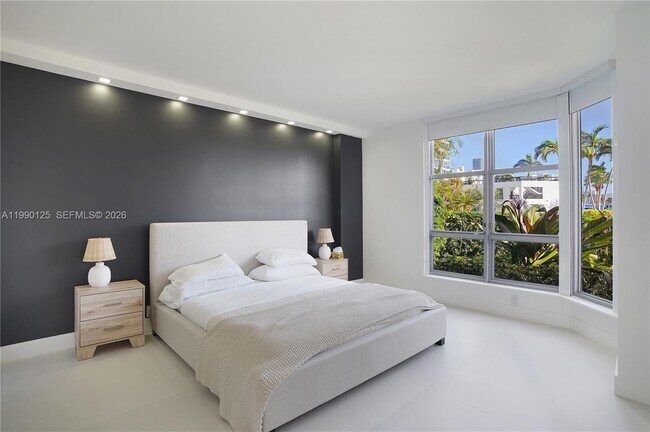 Building Photo - 19101 NE 36th Pl