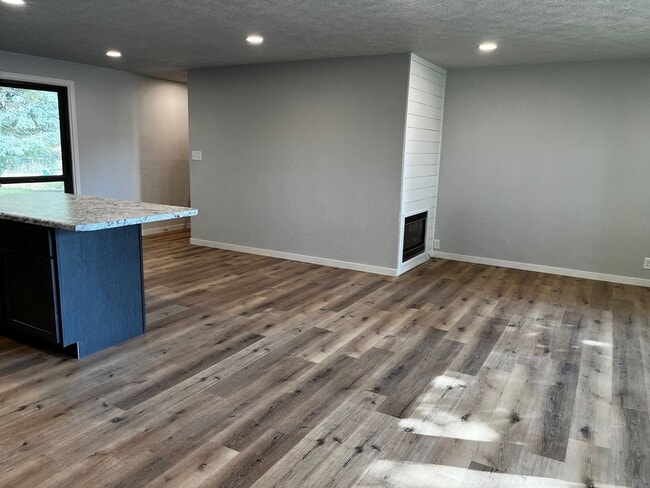 Building Photo - 3 Bed/1 Bath Ranch for rent in Brandon!