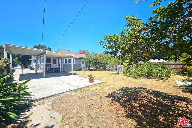 Building Photo - 648 Heliotrope Dr