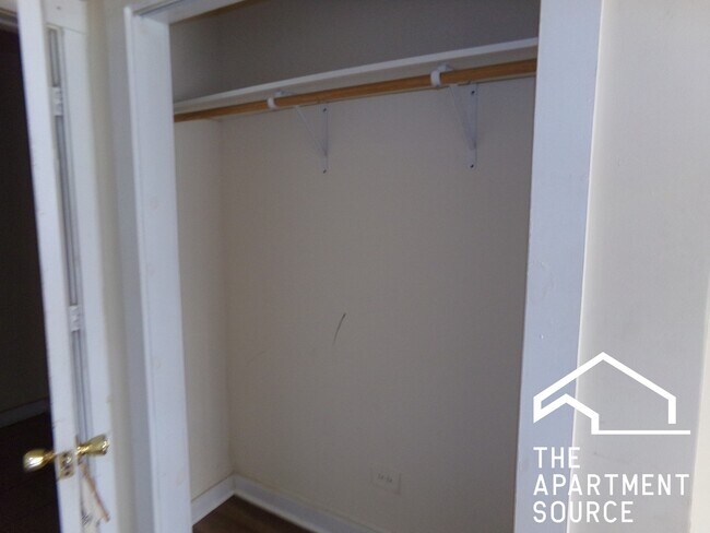 Building Photo - 6574 N Lakewood Ave