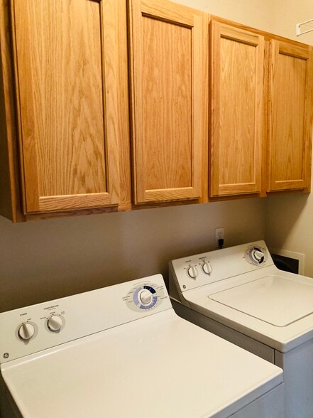 Building Photo - 1115 Alameda Blvd