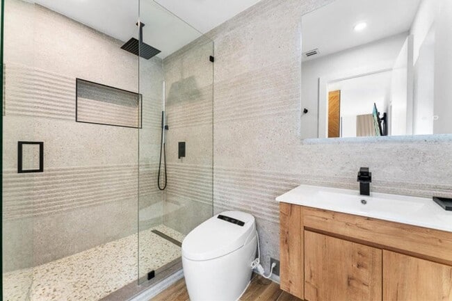 Building Photo - 5610 S Ocean Blvd