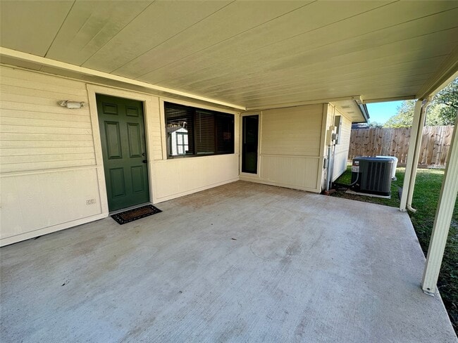 Building Photo - 13402 Nevermore Dr