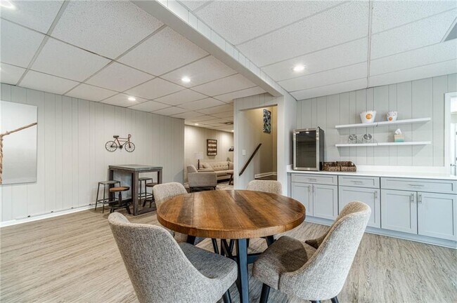 Building Photo - 691 Harbor Cove