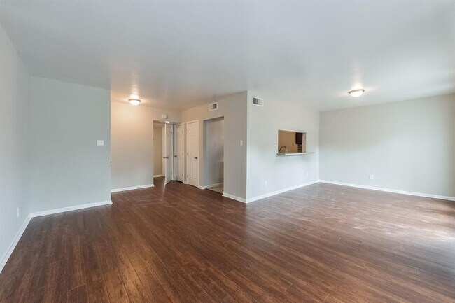 Building Photo - 1811 Stoney Brook Dr