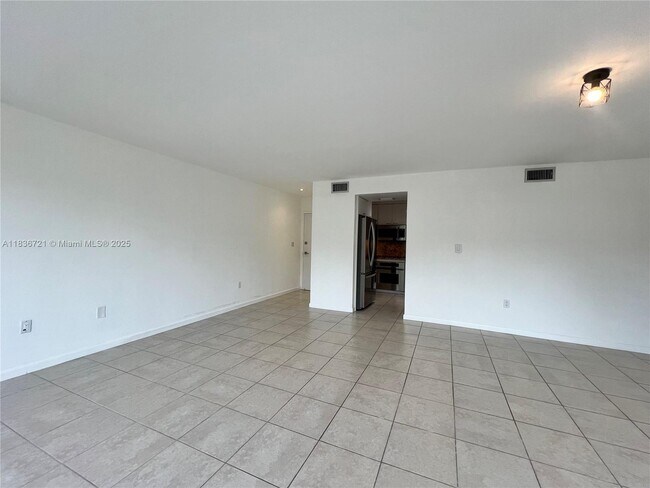Building Photo - 155 Sunrise Dr