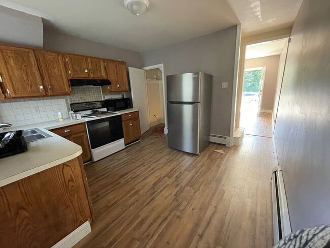 Building Photo - 2 bedroom 1 bathroom