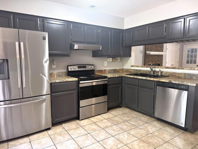 Building Photo - 2806 Maryland Cir E