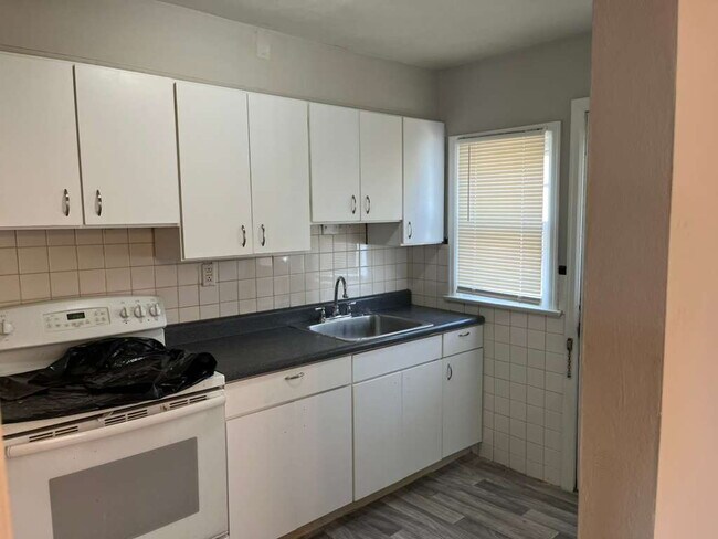 Building Photo - 9813 Lullaby Ln