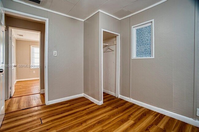 Building Photo - 3438 SW 2nd St