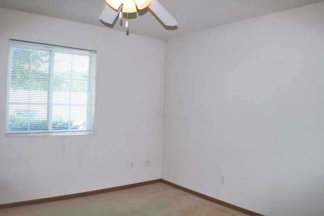 Building Photo - $1,125 | 2 Bedroom, 1 Bathroom Condo | Pet...