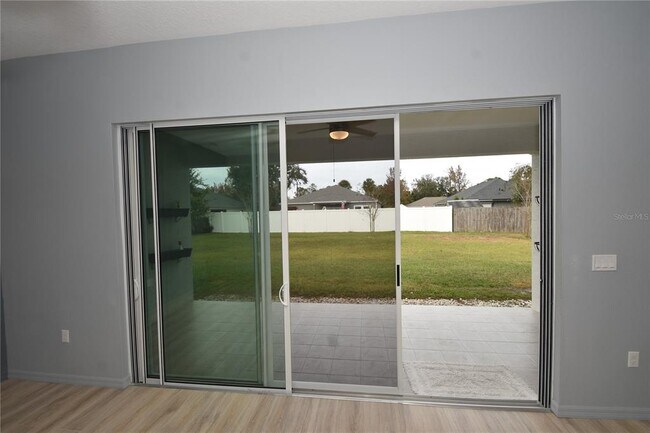 Building Photo - 2 Rae Pl