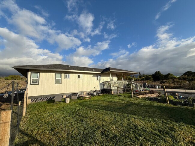 Building Photo - 1300 Naalae Rd