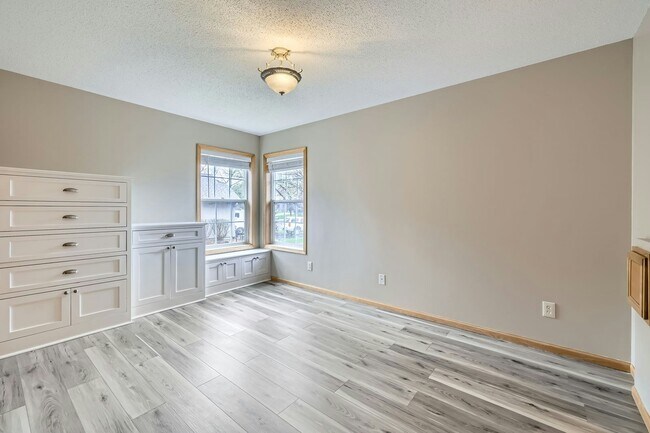 Building Photo - 12740 Eveleth Path