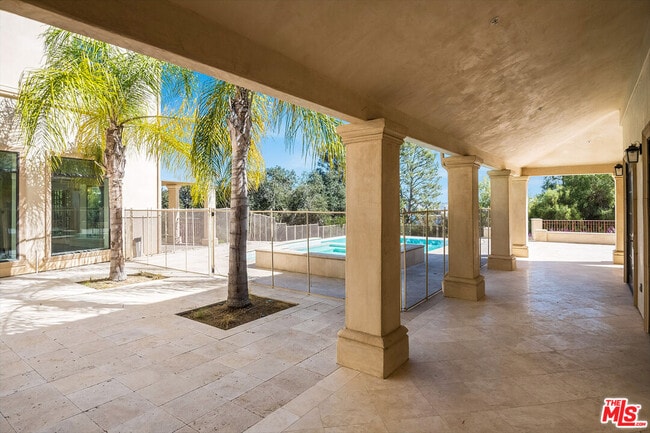 Building Photo - 17390 Tramonto Dr