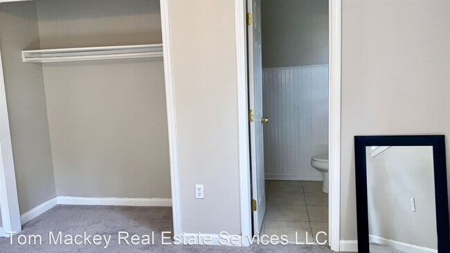 Building Photo - 6 br, 3 bath House - 1133 S. Burgess Dr.