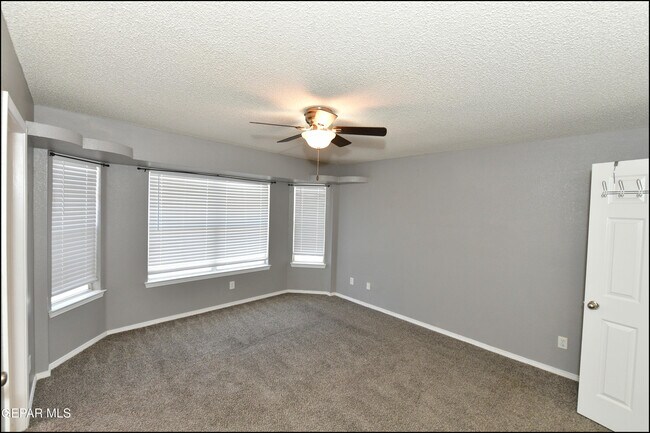 Building Photo - 7065 Falling Leaf Cir