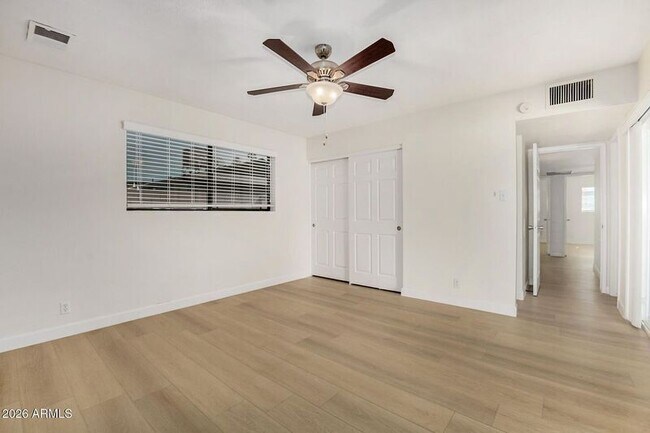 Building Photo - 220 E McKinley St