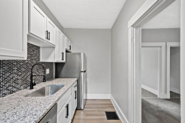 Building Photo - Stunning 2 bedroom home in Homestead available August 1!