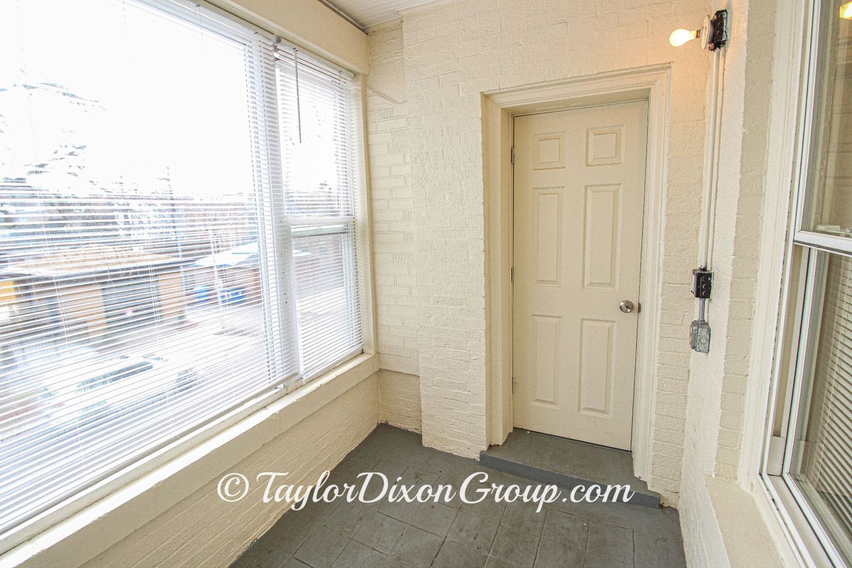 Building Photo - 2016 E 68th St