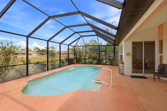 Building Photo - 2499 Silver Palm Rd