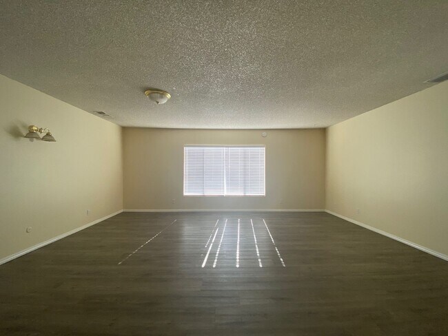 Building Photo - Cozy Grand Terrace Home