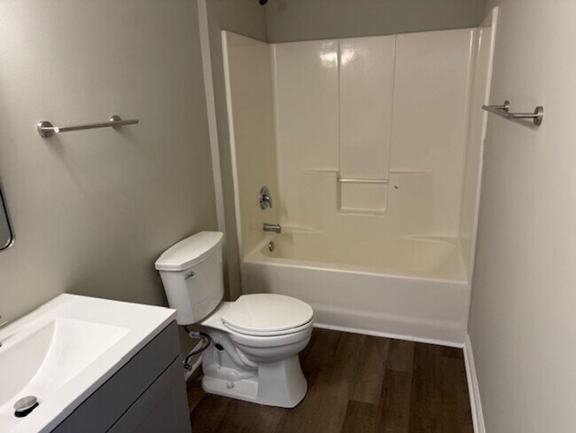 Building Photo - Available Now! MUST SEE!