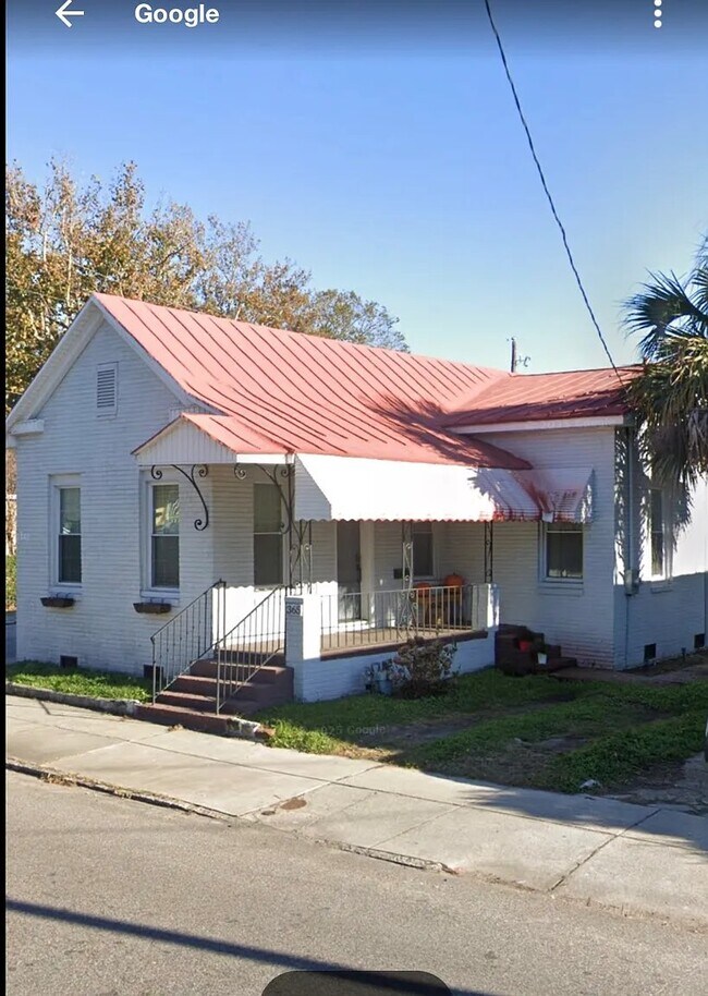 Building Photo - 365 Huger St