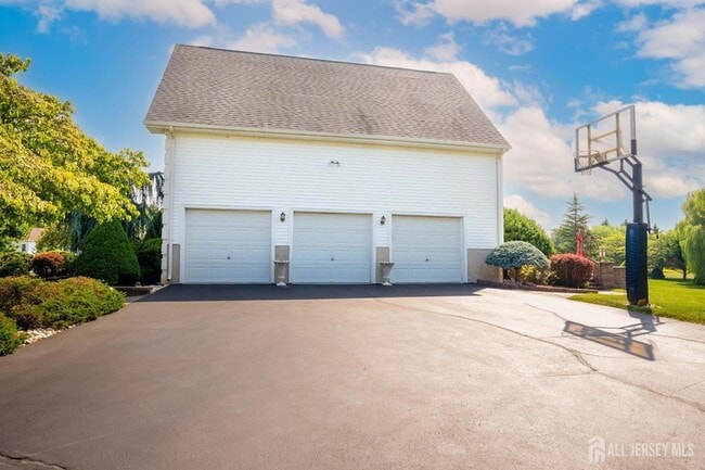 Building Photo - 19 Meadowlark Dr