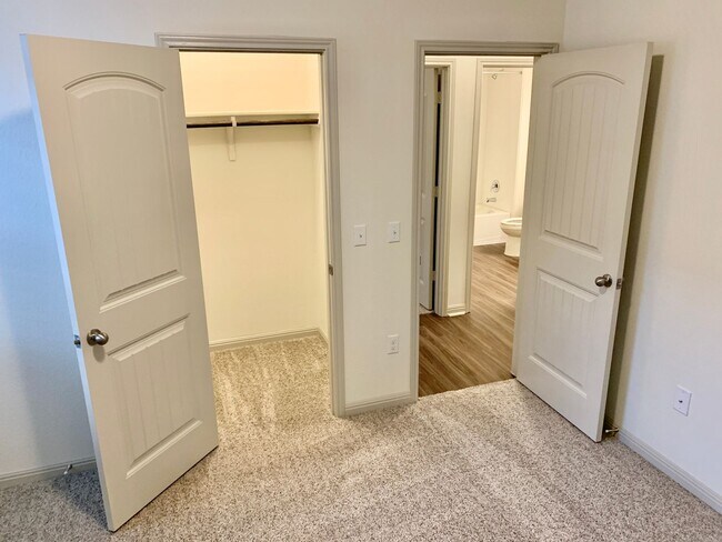 Building Photo - Beautiful 4 bedroom 3 bathroom home in Pfl...
