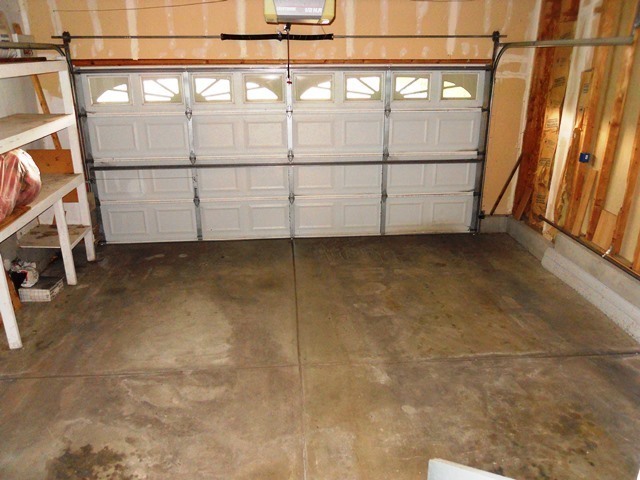 Building Photo - Three Bedroom Home in Wolf Creek, near Fox...