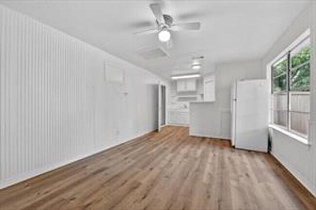 Building Photo - 4709 Mayfair St