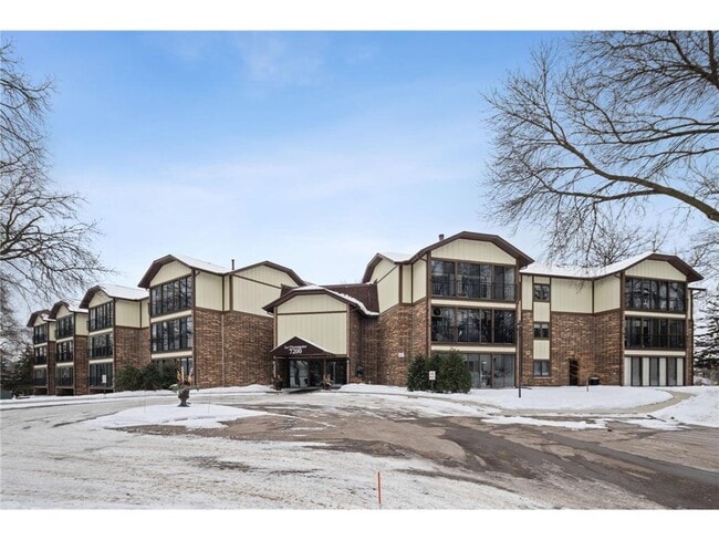 Building Photo - 7200 Cahill Rd