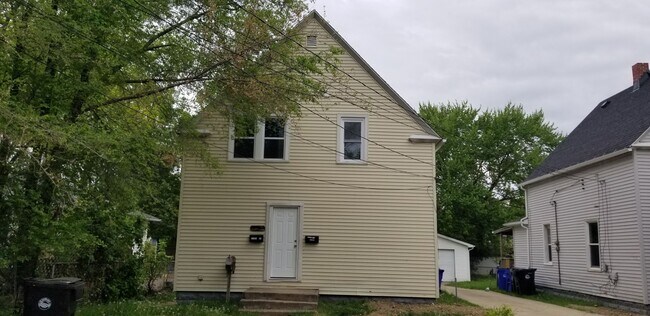 Building Photo - 12000 Bennington Ave