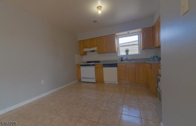 Building Photo - 78 Highland Ave