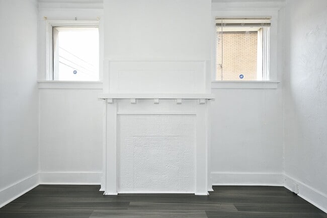 Building Photo - 511 Main St