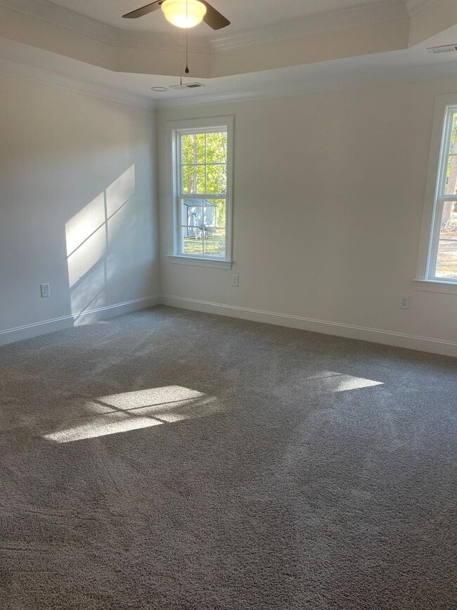 Building Photo - 205 Martingale Dr